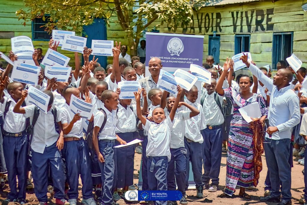 Activité de sensibilisation des acteurs éducatifs et élèves sur la promotion de la paix et le vivre ensemble   au Complexe Scolaire Savoir-Vivre situé au village bugamba 2 dans le territoire de NYIRAGONGO au nord Kivu.